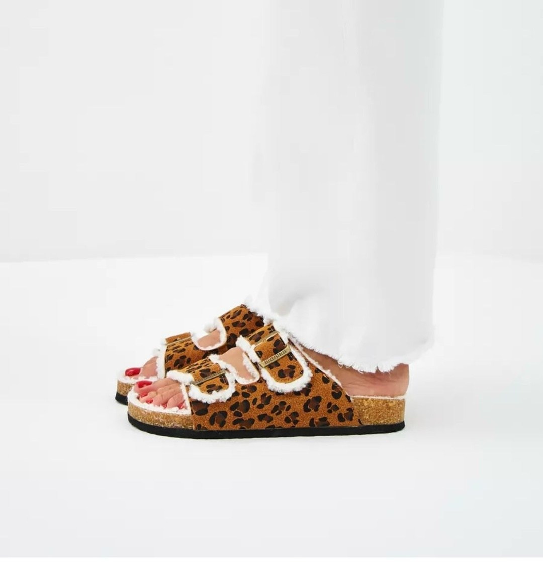 ,модные сандалии,сандали,открытые сандалии,сандалии женские