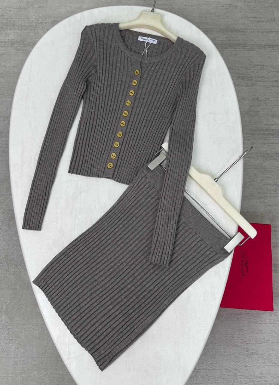 трикотажное платье,трикотажные костюмы,платье лапша,вязаные костюмы,платье трикотажное миди