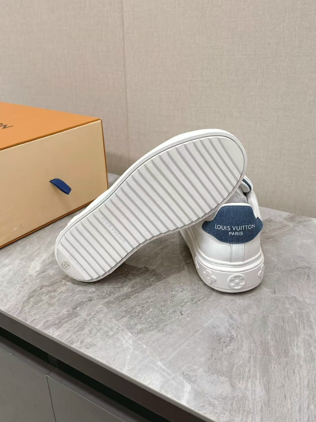 ,кроссовки женские louis vuitton,кеды louis vuitton,кеды луи витон женские белые,кроссовки и кеды луи виттон