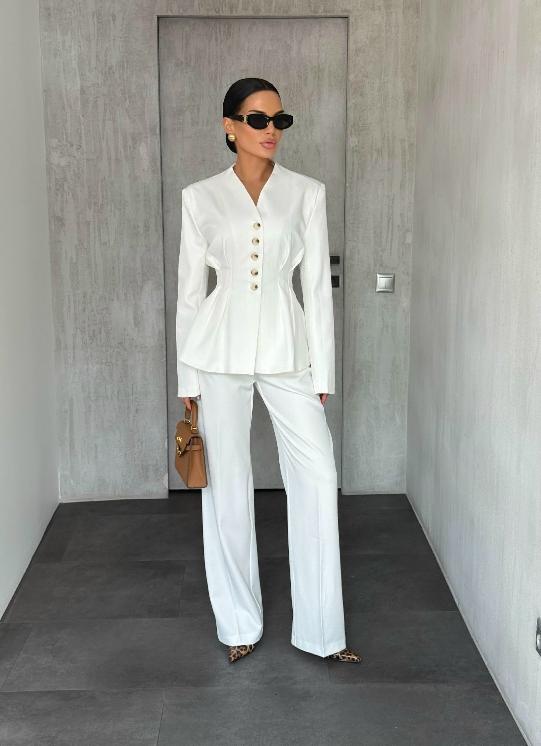 костюмы брючные,белый брючный костюм,элегантный жакет,жакет,белые костюмы