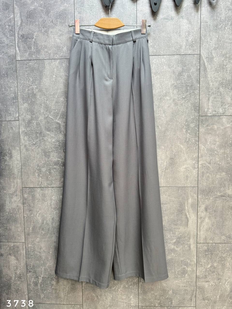 образ с брюками палаццо,широкие брюки,серые брюки палаццо,брюки модные,брюки стиль