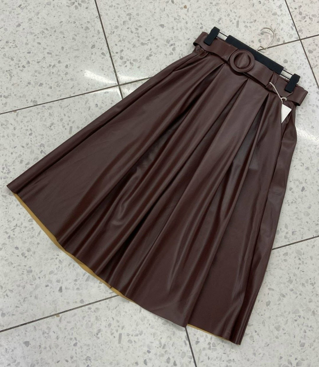 юбка из искусственной кожи,юбка с поясом,юбка средней длины,юбка женская длинная,женский юбки