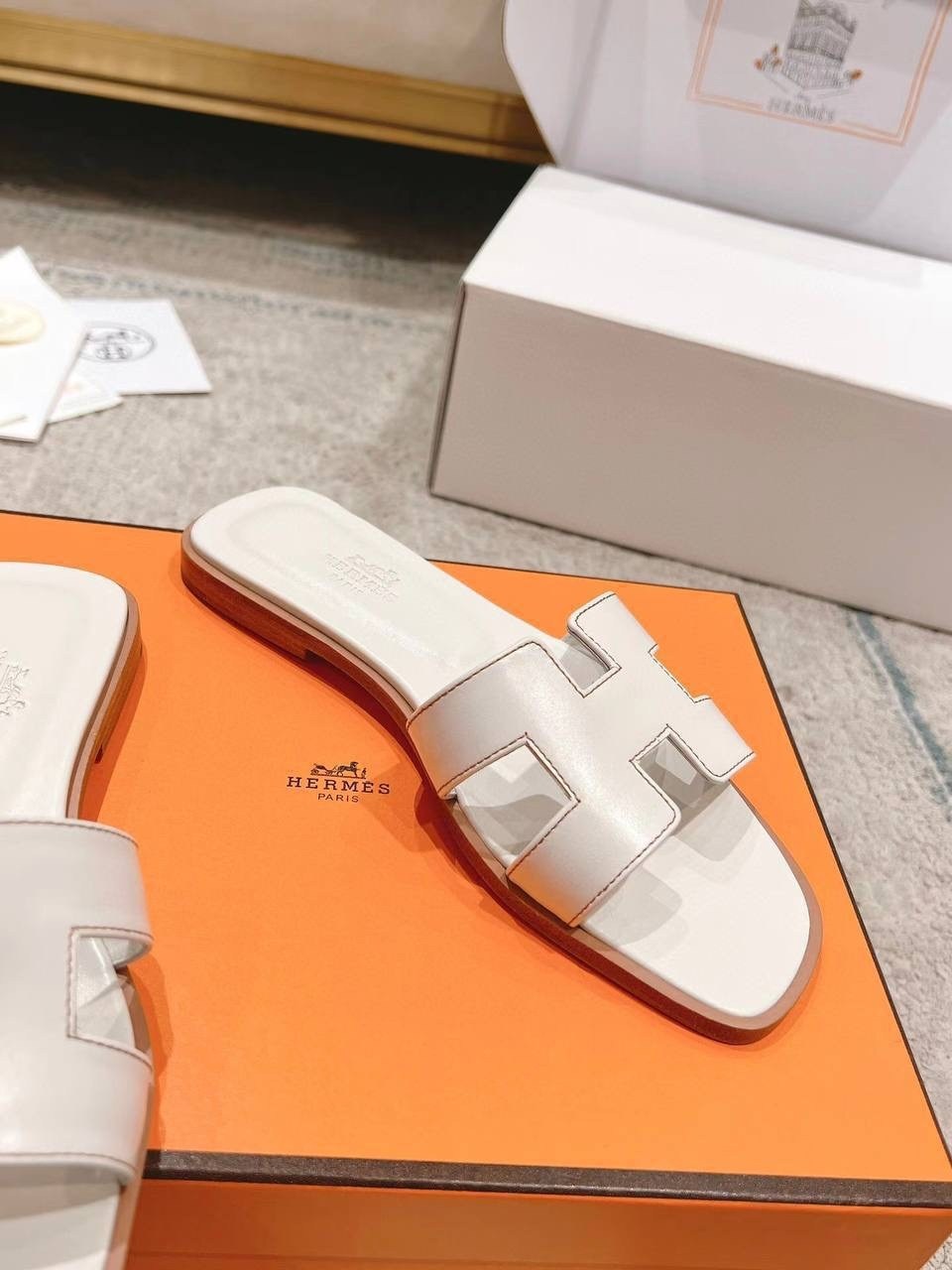 шлепанцы hermes,шлепки хермес оран оригинал,hermes шлепки женские,шлепанцы эрмес,шлепки гермес женские