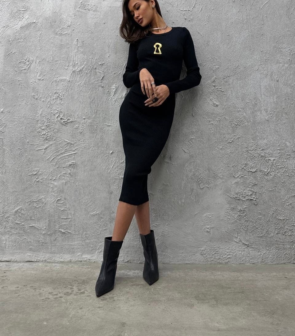 трикотажное платье,платье лапша длинная,стильное платье,платье вязаное,платье серое