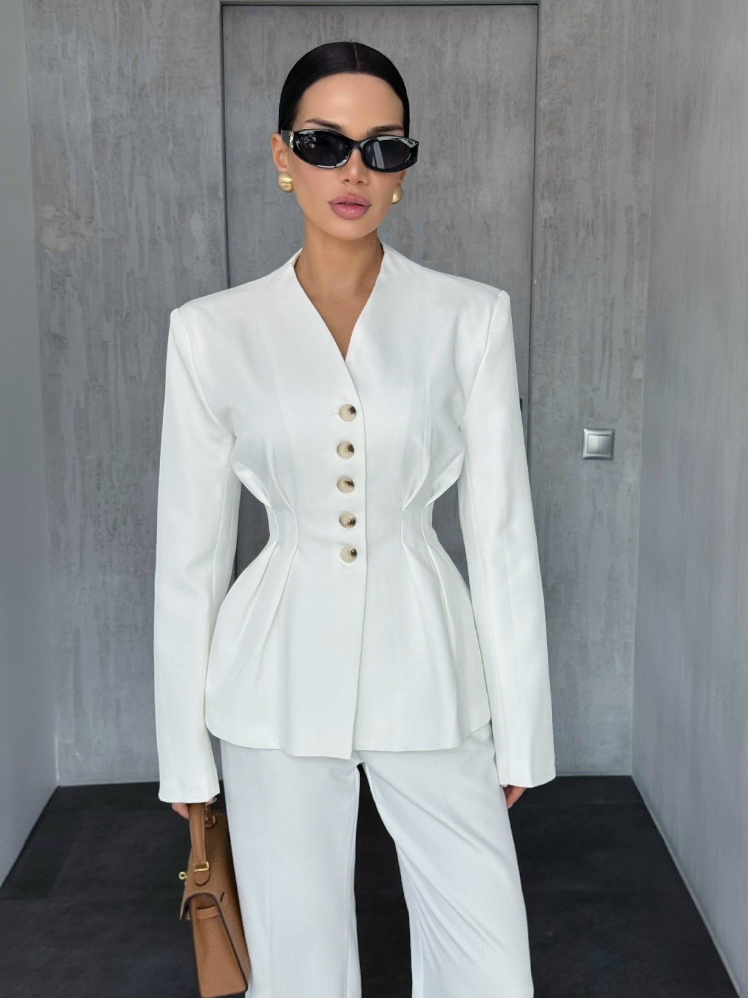 костюмы брючные,белый брючный костюм,элегантный жакет,жакет,белые костюмы