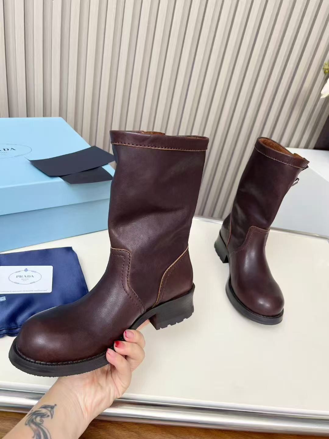 кожаные сапоги miu miu,женские сапоги,сапоги,сапоги кожаные женские,