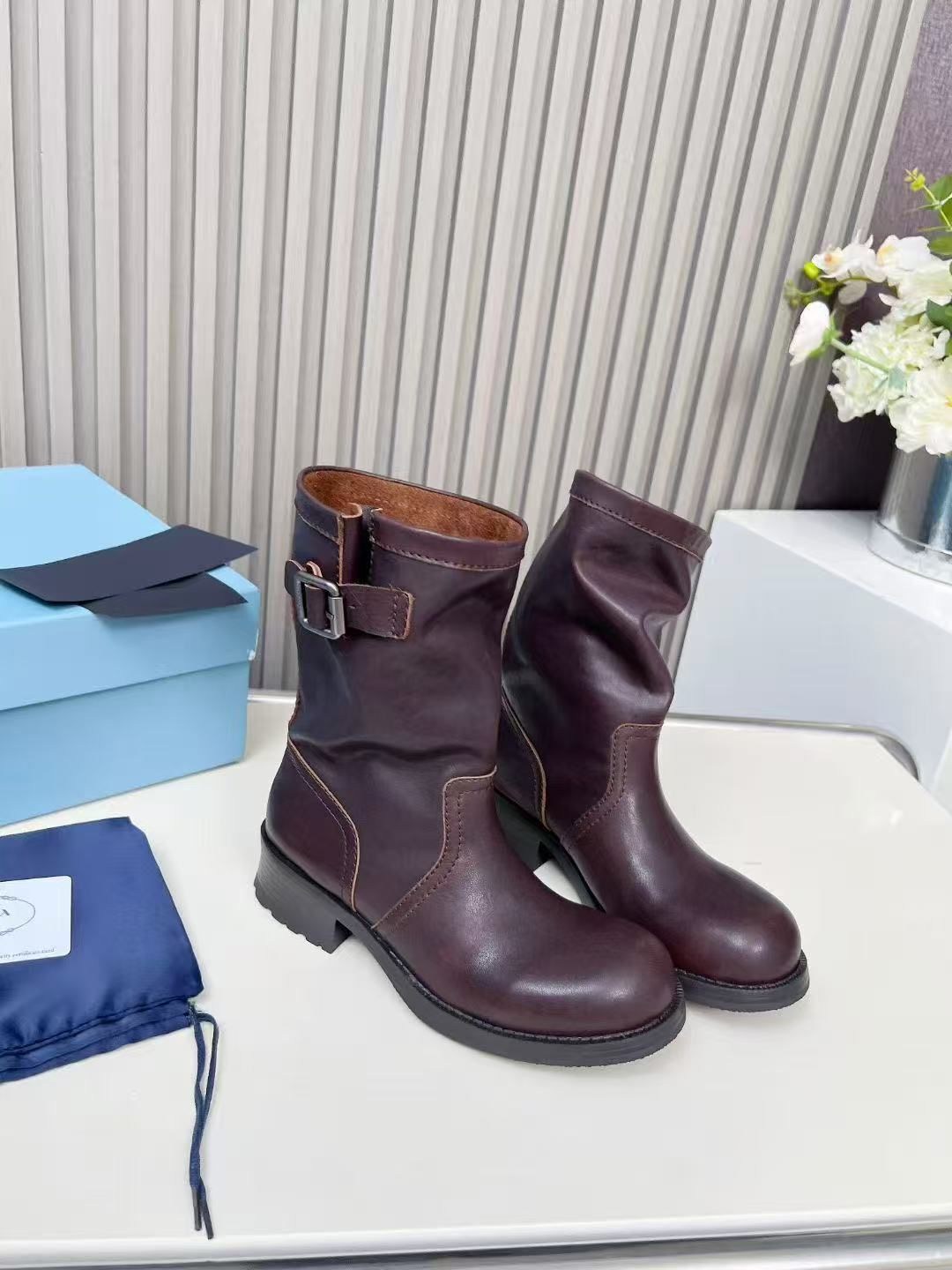 кожаные сапоги miu miu,женские сапоги,сапоги,сапоги кожаные женские,