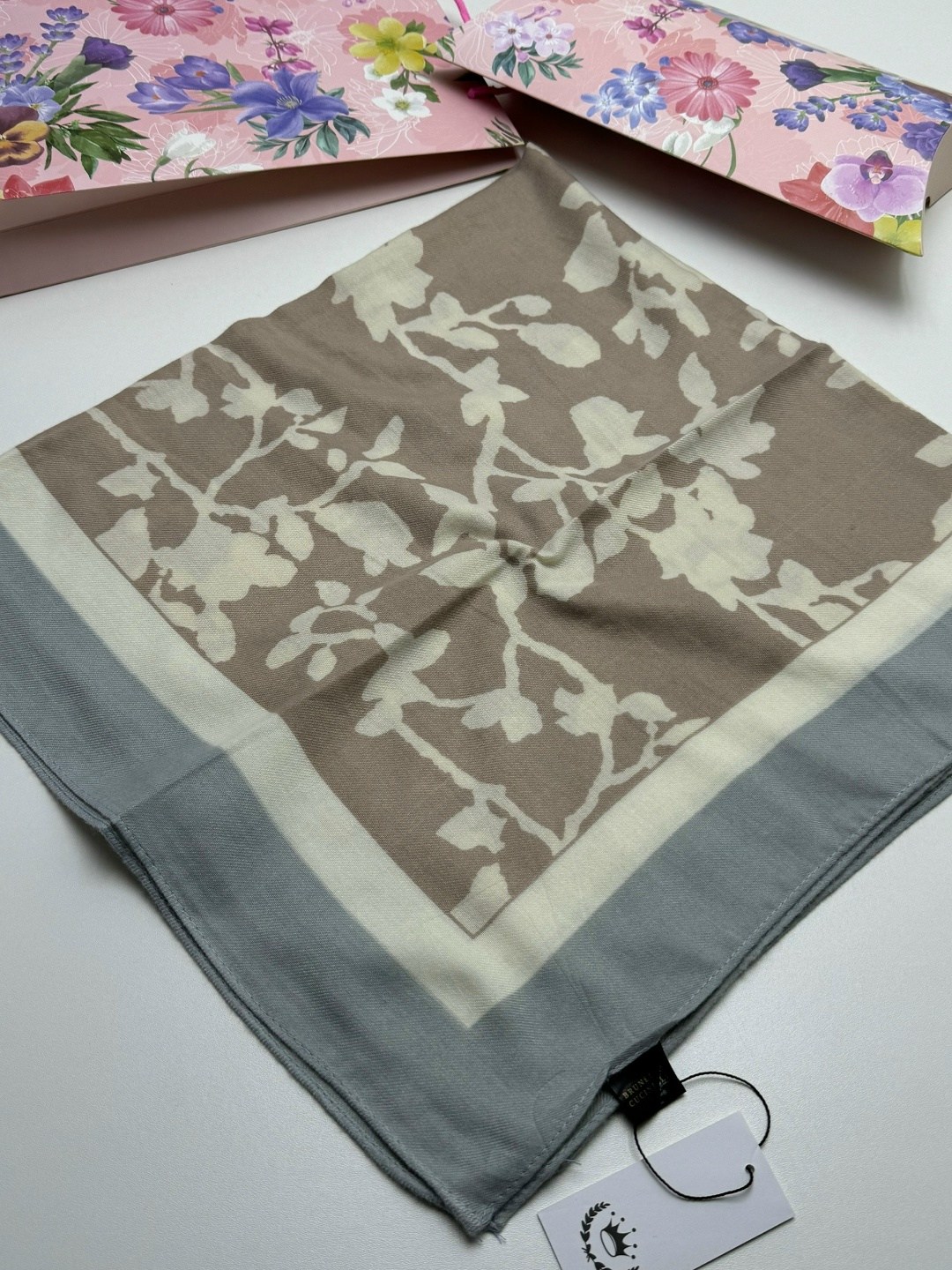 женский платок,брендовый платок,шарфы и платки,платка,шелковый женский платок