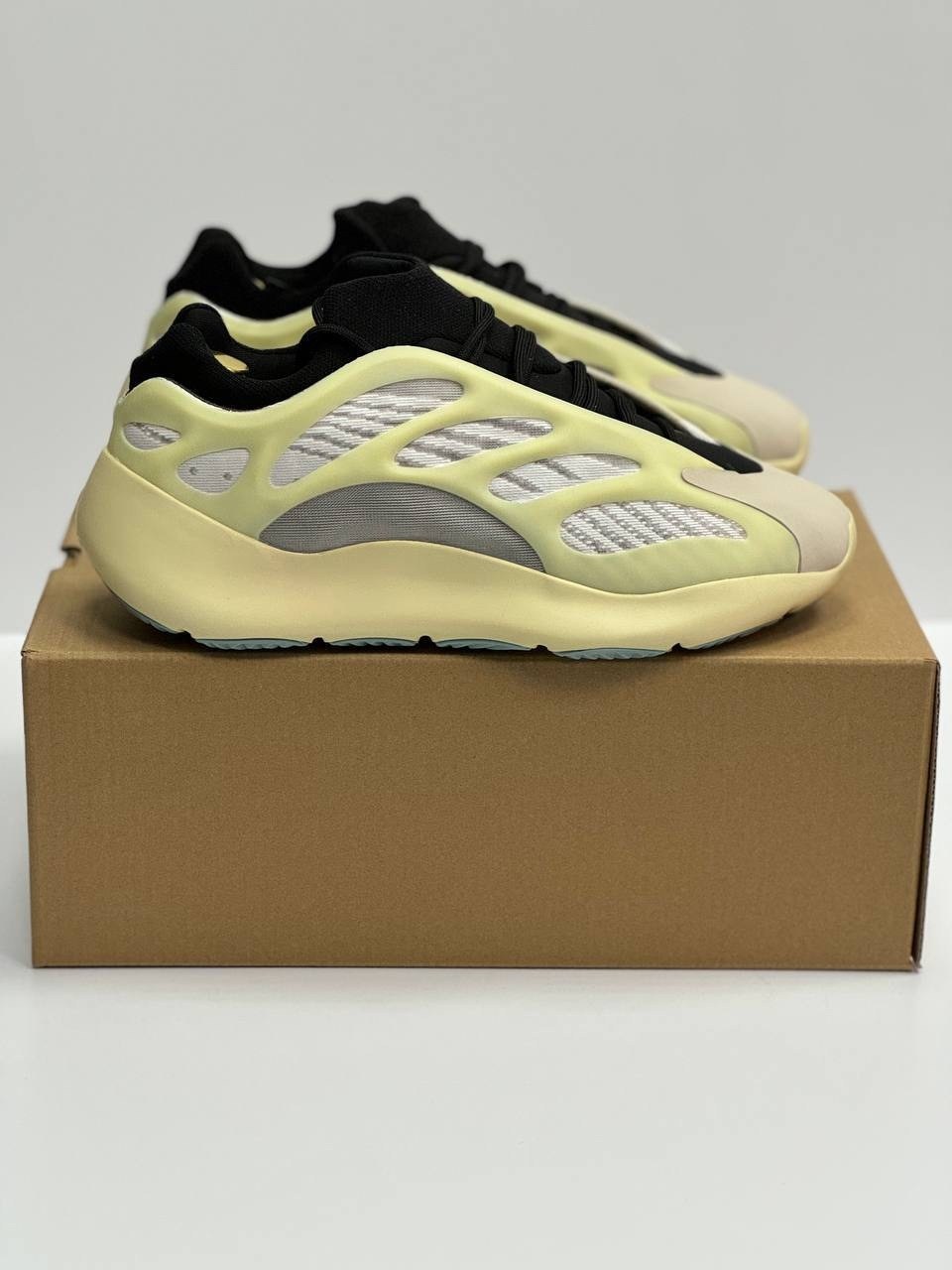 кроссовки adidas yeezy boost 700,adidas yeezy boost 700 v 3,adidas yeezy boost 700,кроссовки adidas yeezy 700,adidas yeezy 700
