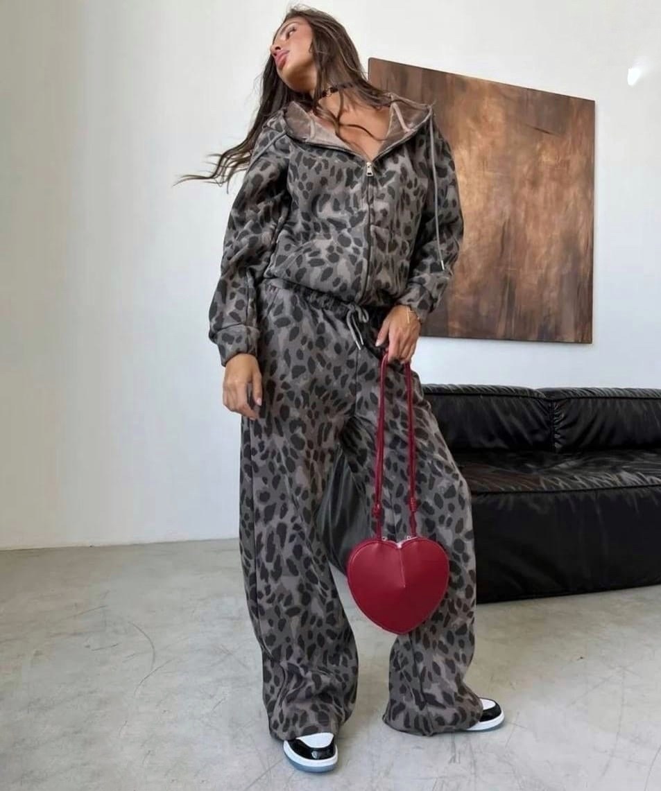 велюровый костюм 2025,костюм на флисе,костюм женский на флисе,велюровый костюм женский,костюм велюровый