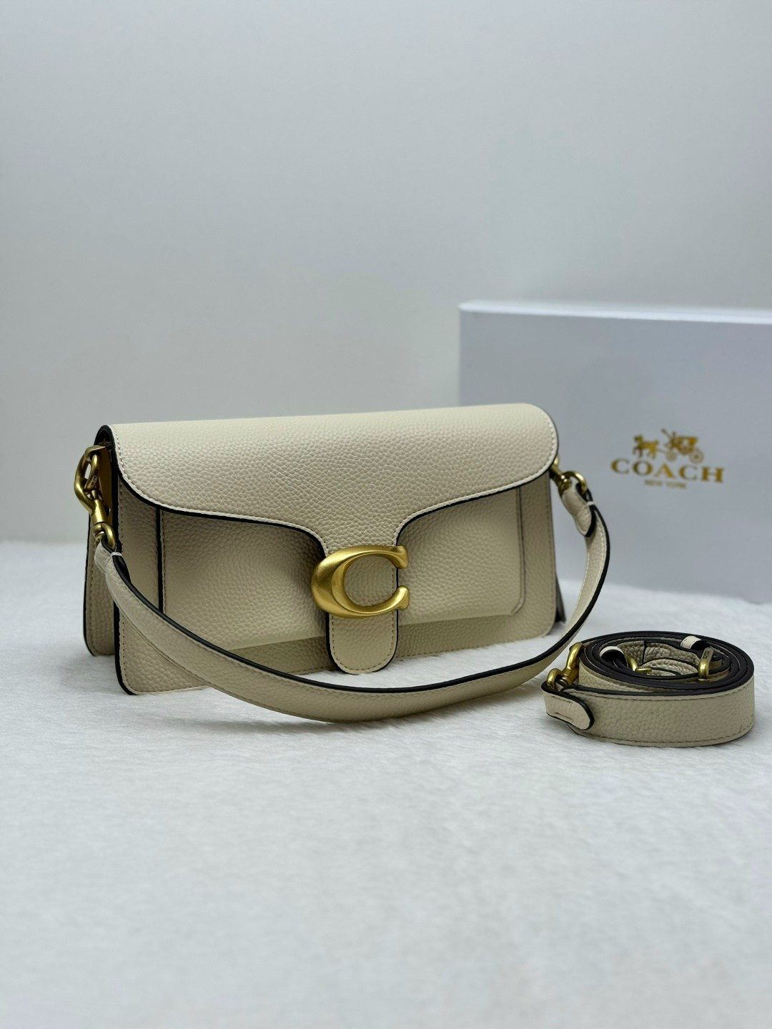 coach женская сумка,coach сумка,coach сумка белая,сумка через плечо coach,coach сумка на плечо