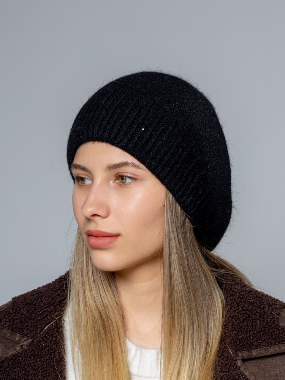 женская шапка,женская вязаная шапка,шапка вязаная,шапка женская из ангоры,чёрные шапки
