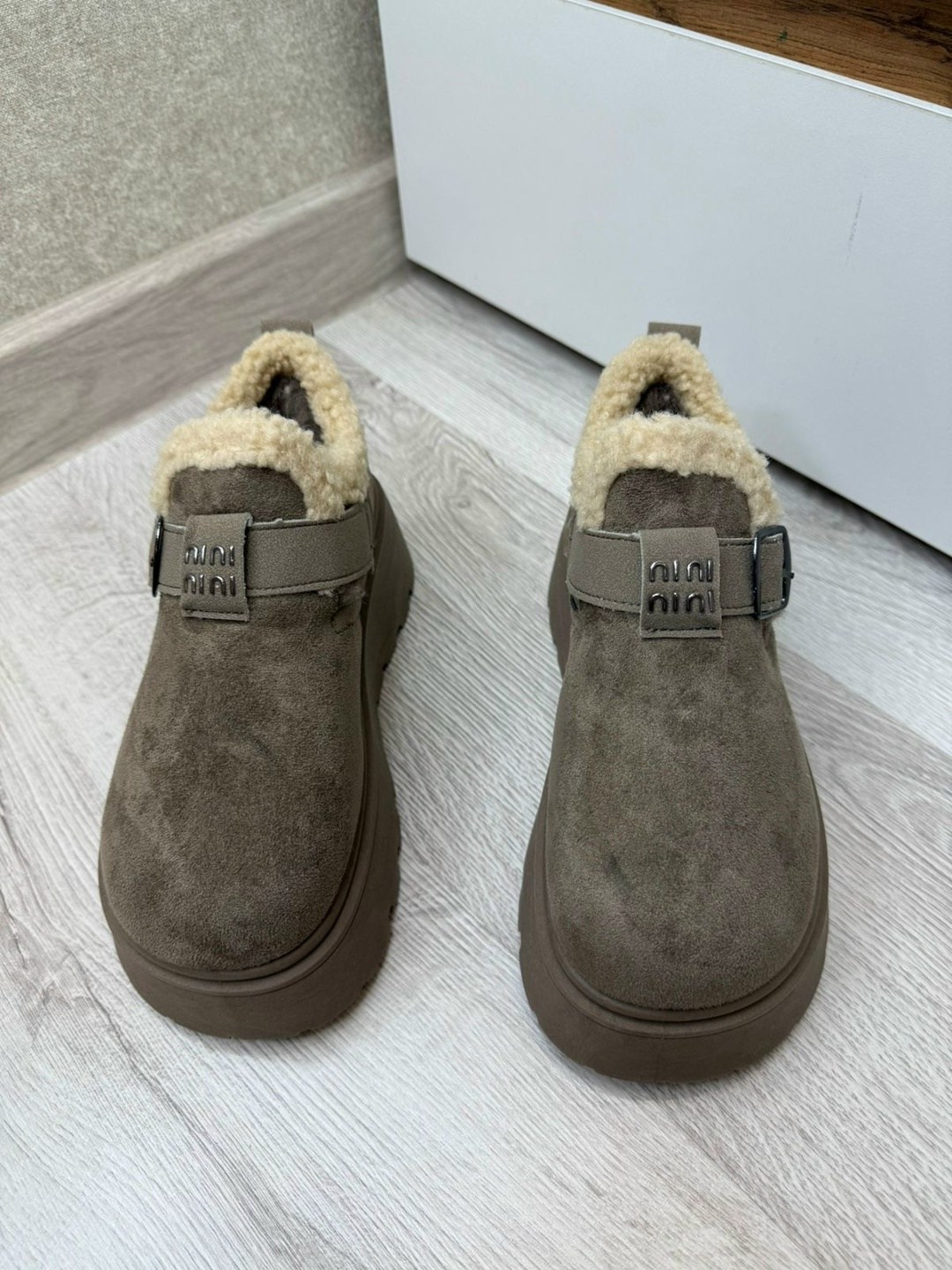 ,женские угги,женская  зимняя,женская ,угги женские короткие на платформе