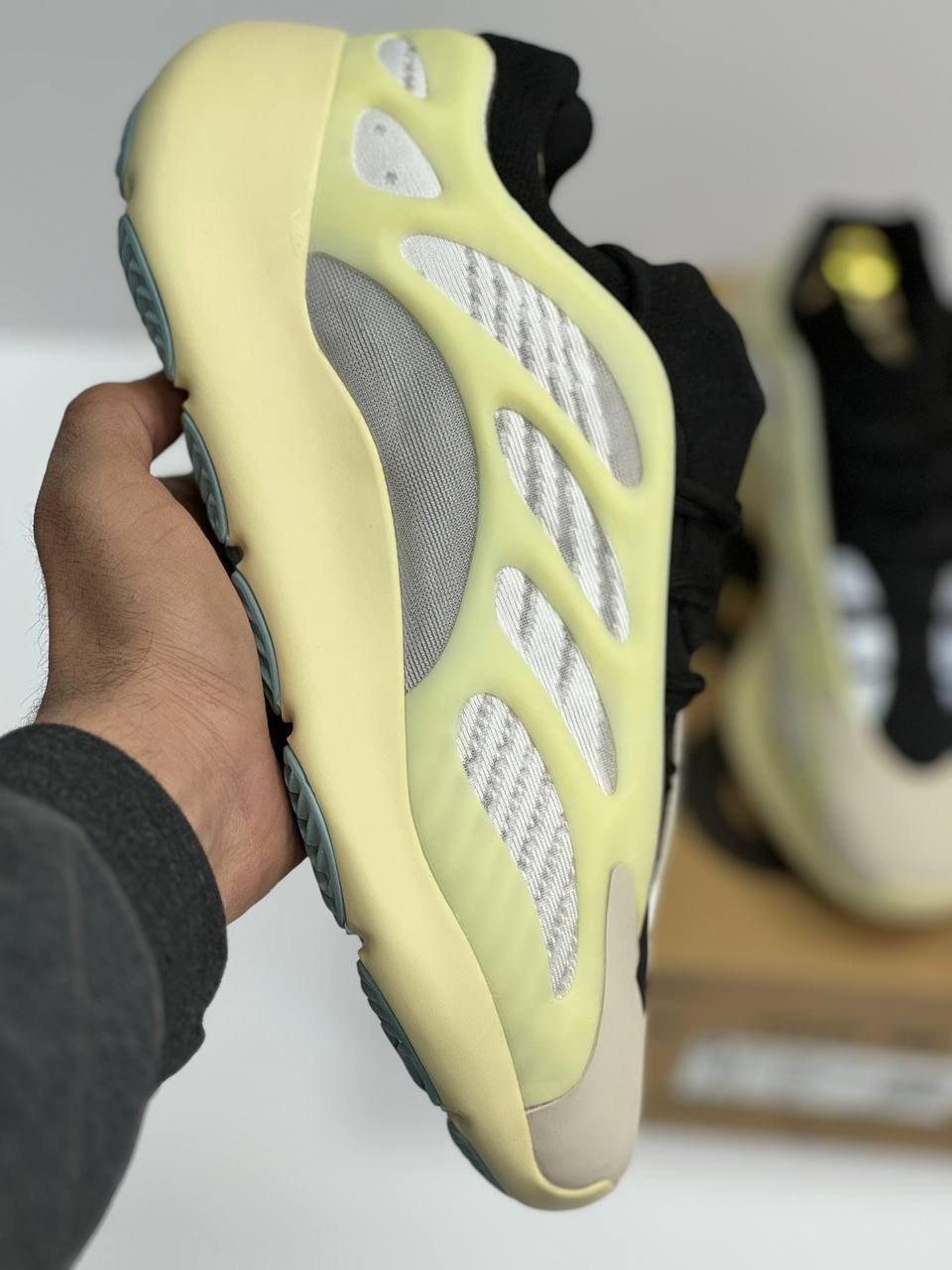 кроссовки adidas yeezy boost 700,adidas yeezy boost 700 v 3,adidas yeezy boost 700,кроссовки adidas yeezy 700,adidas yeezy 700