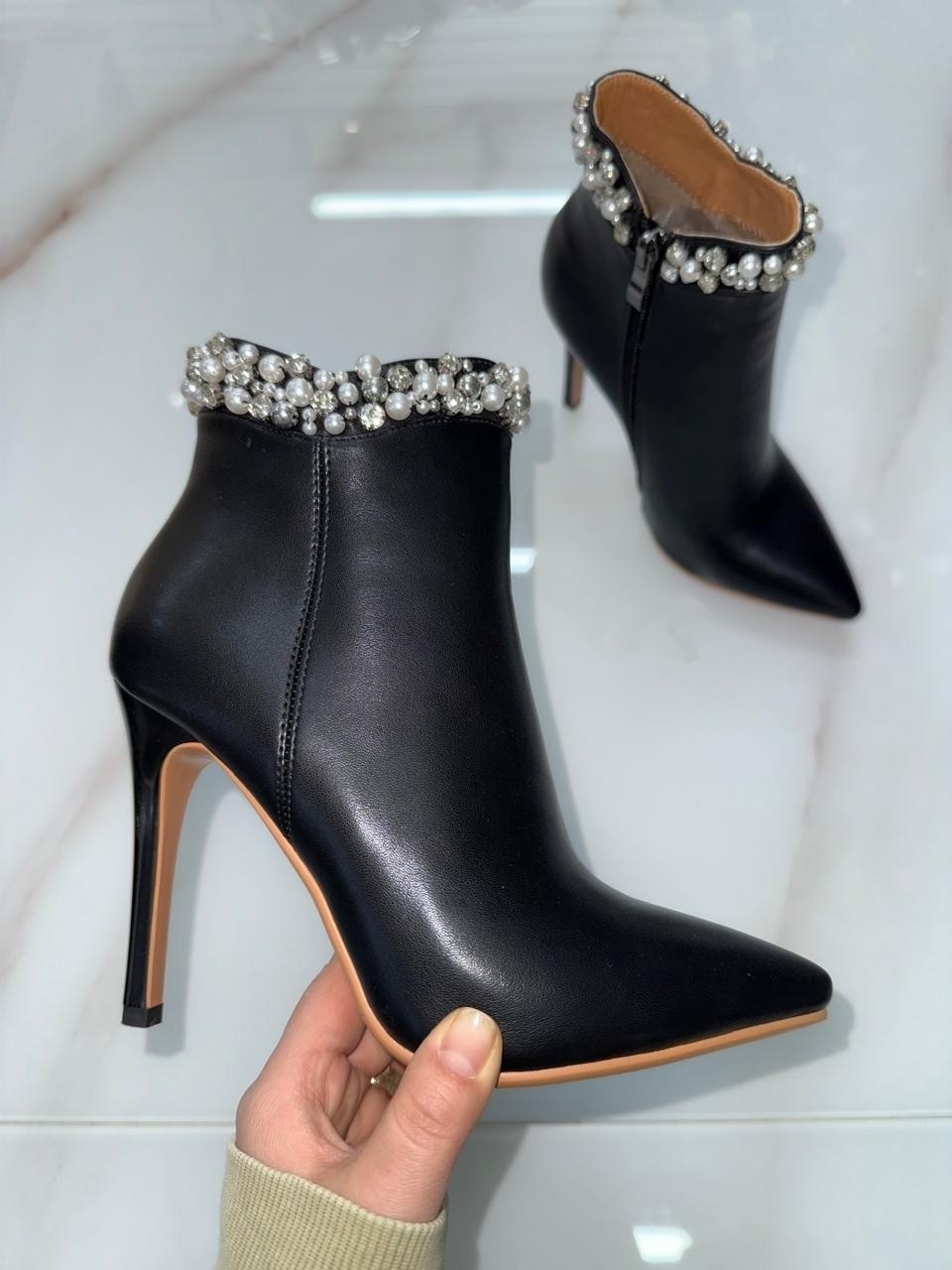 ботильоны джимми чу,женские ботильоны,ботильоны модные,ботинки на шпильке,ботильоны на шпильках