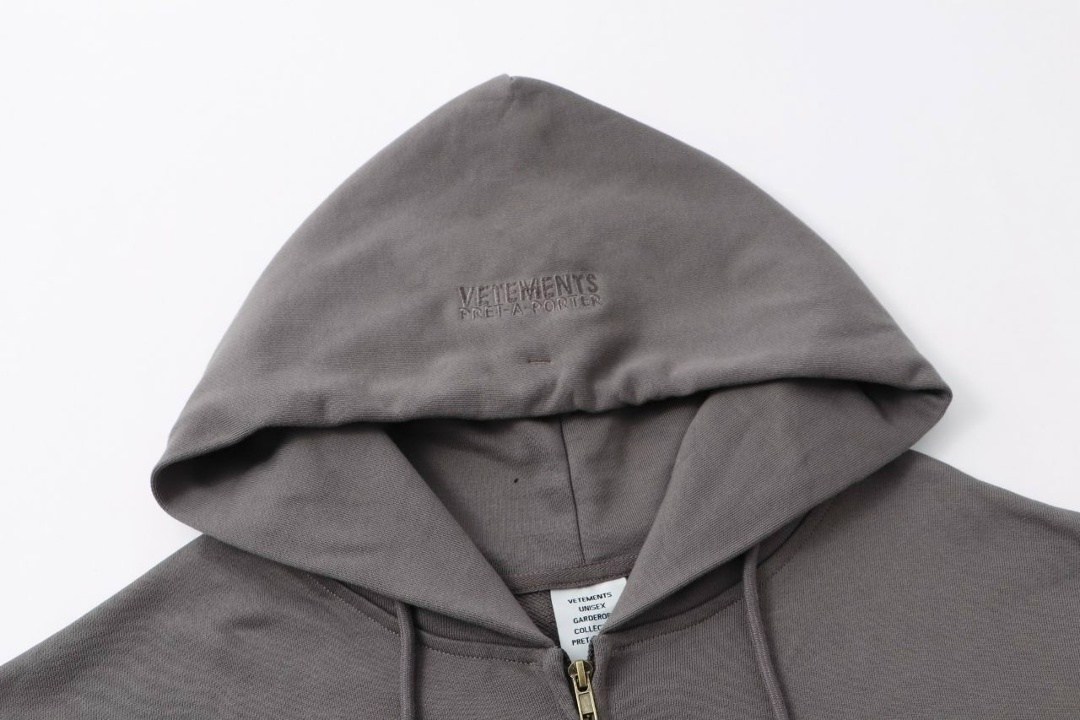 толстовки оверсайз,толстовка свободного кроя,серые брюки,спортивные костюмы