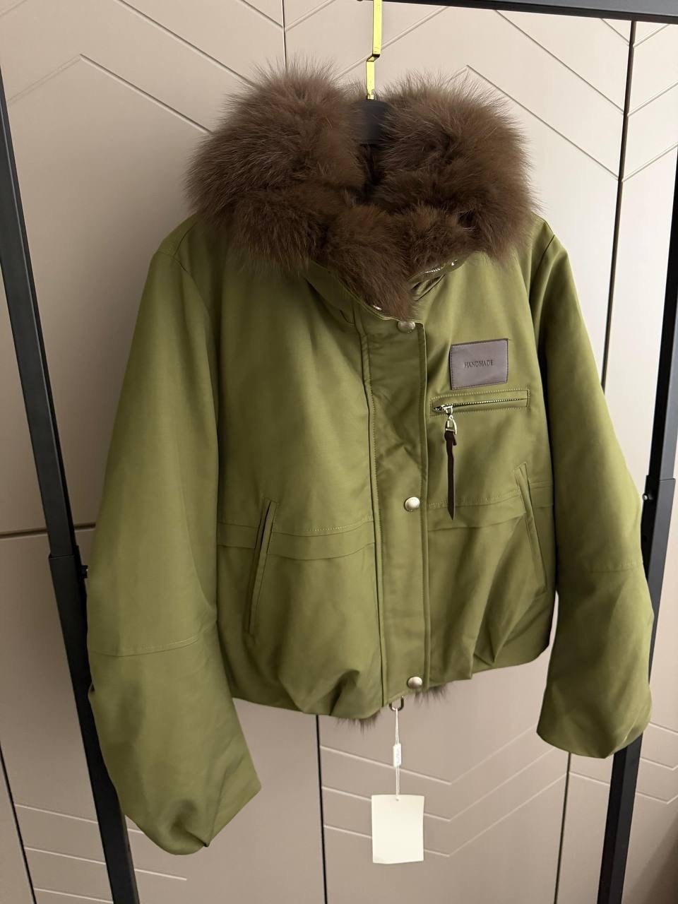 стильные пуховики,пуховики с мехом,пуховик с натуральным мехом женский,пуховики с натуральным мехом,парка с мехом