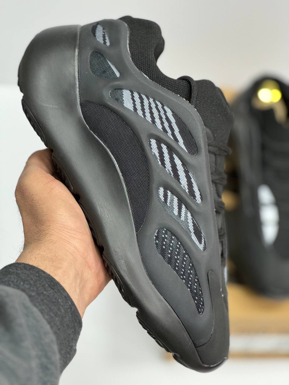adidas yeezy boost 700 v 3,кроссовки adidas yeezy 700,кроссовки adidas yeezy boost 700,adidas yeezy boost 700 v3 черные,adidas yeezy 700 v3