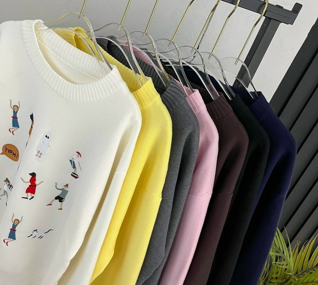 свитер с вышивкой,модные свитера,свитер дизайн,свитера женские,трикотажный свитер