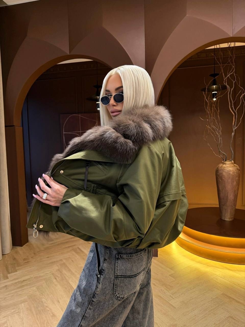 стильные пуховики,пуховики с мехом,пуховик с натуральным мехом женский,пуховики с натуральным мехом,парка с мехом