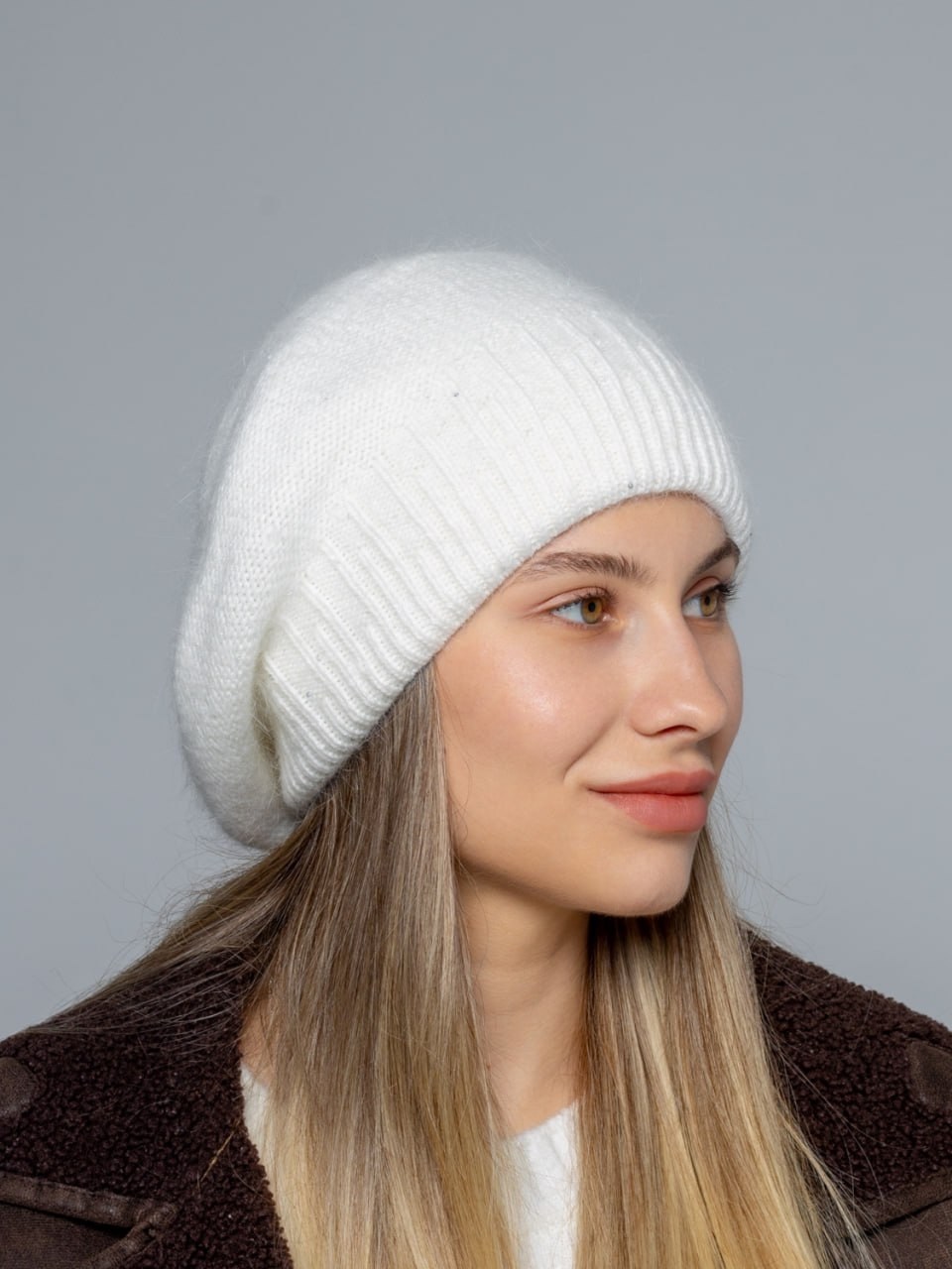 женская шапка,женская вязаная шапка,шапка вязаная,шапка женская из ангоры,чёрные шапки