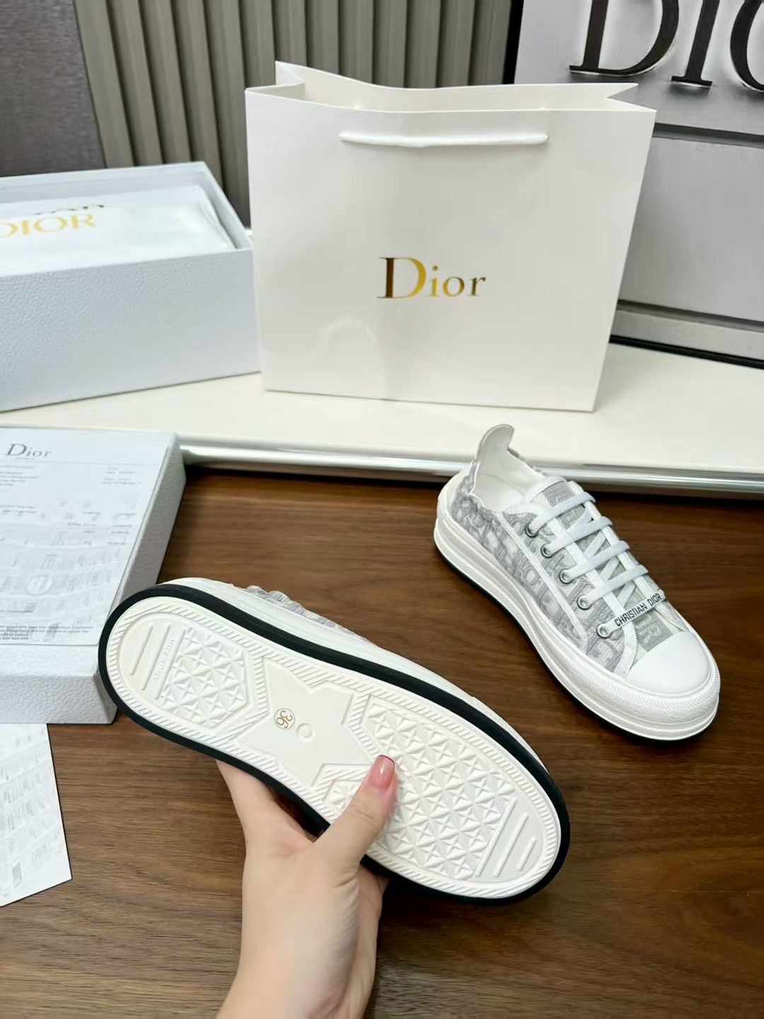 dior кроссовки,кеды dior,кеды dior женские,кеды christian dior,кеды диор