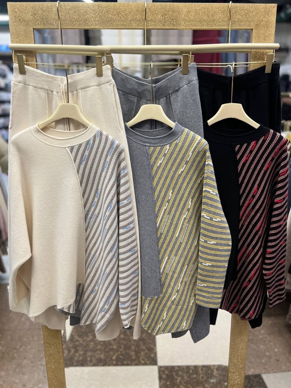 модные свитера,костюмы брючные,свитер джемпер,джемпер прямого силуэта,джемпер с высоким воротом