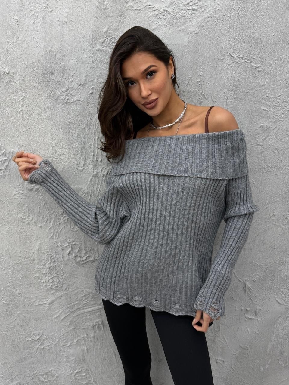 свитер с открытыми плечами,вязаный свитер с открытыми плечами,свитер с открытыми плечами женский,женский свитер,вязаные свитера