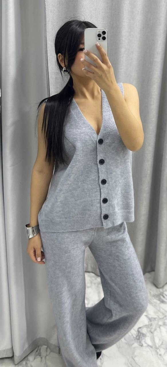 вязаные жилеты,жилетка вязаная,женский вязаный жилет,трикотажный жилет,трикотажные костюмы