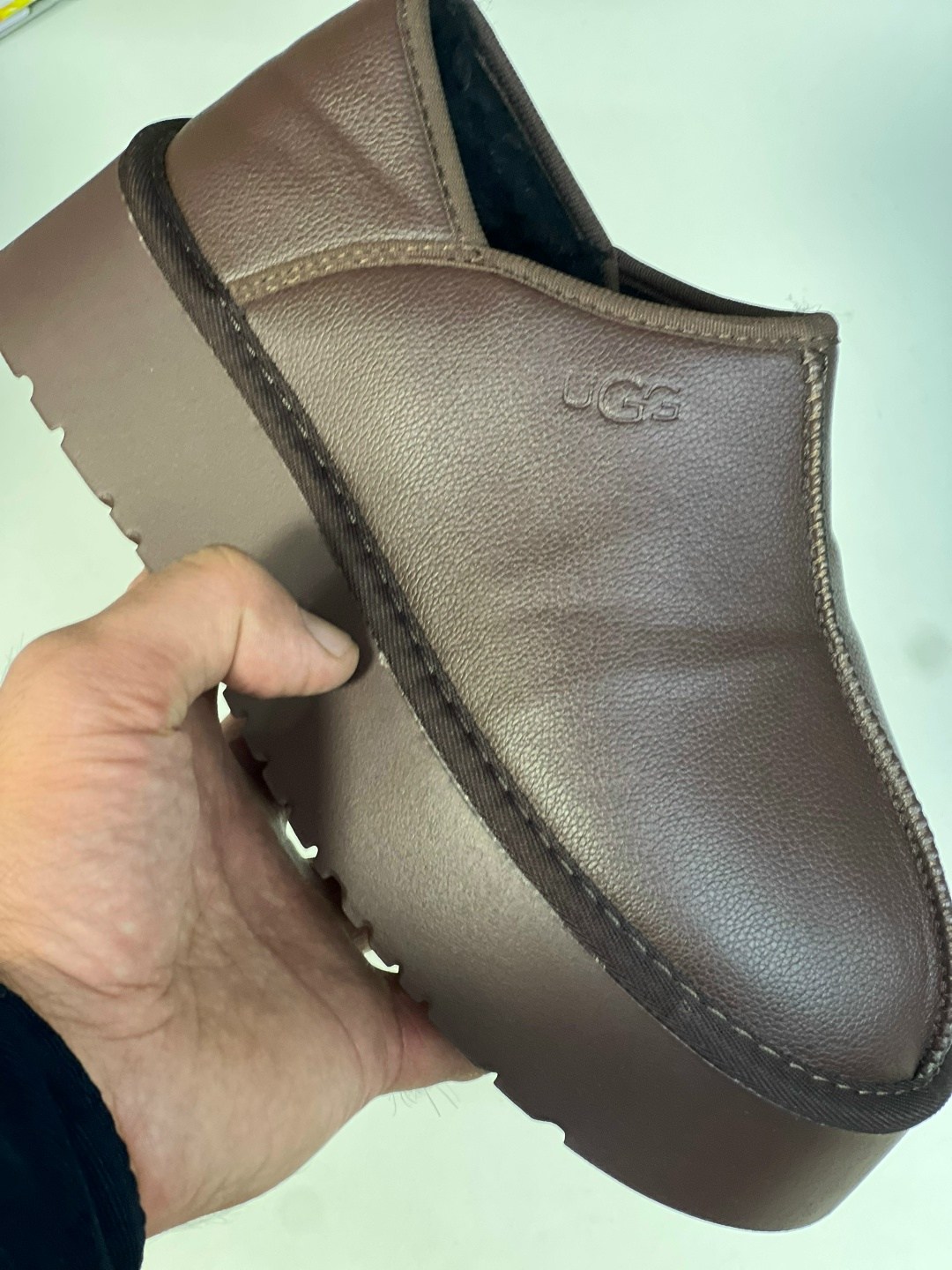 ,женская ,женские слипоны,угги мужские,кроссовки ugg