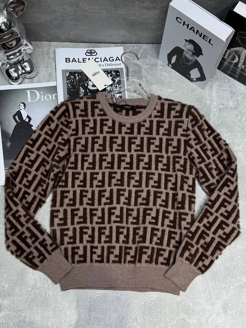свитер fendi,джемпер fendi,свитер фенди,свитеры модные,джемпер фенди