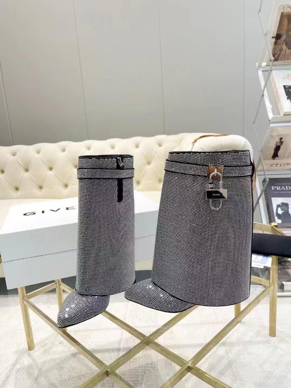 givenchy сапоги,сапоги живанши,элегантные сапоги,сапоги со стразами,сапог женский