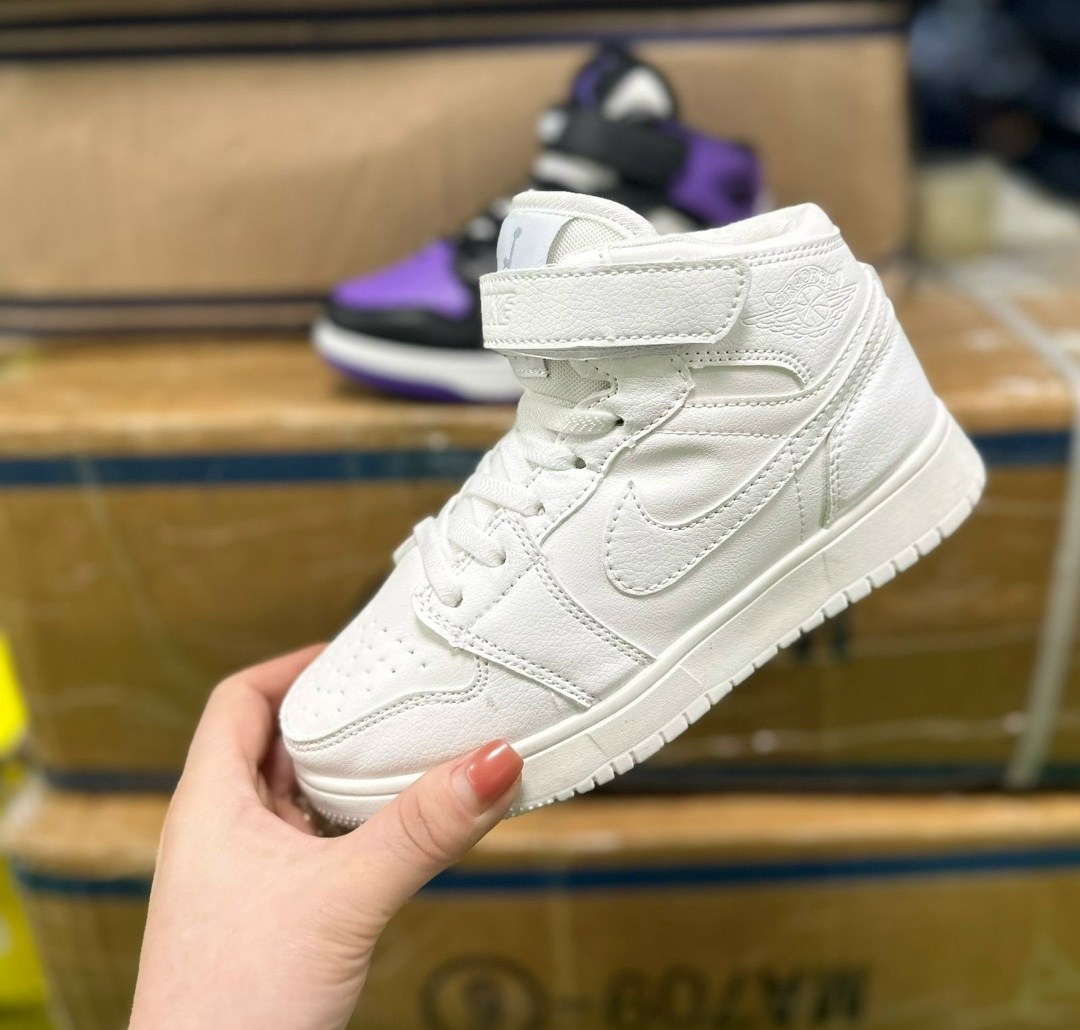 кроссовки найк джордан фиолетовые,кроссовки женские nike air jordan 1,кроссовки nike air jordan 1 retro high,кроссовки,кроссовки nike air jordan 1 retro