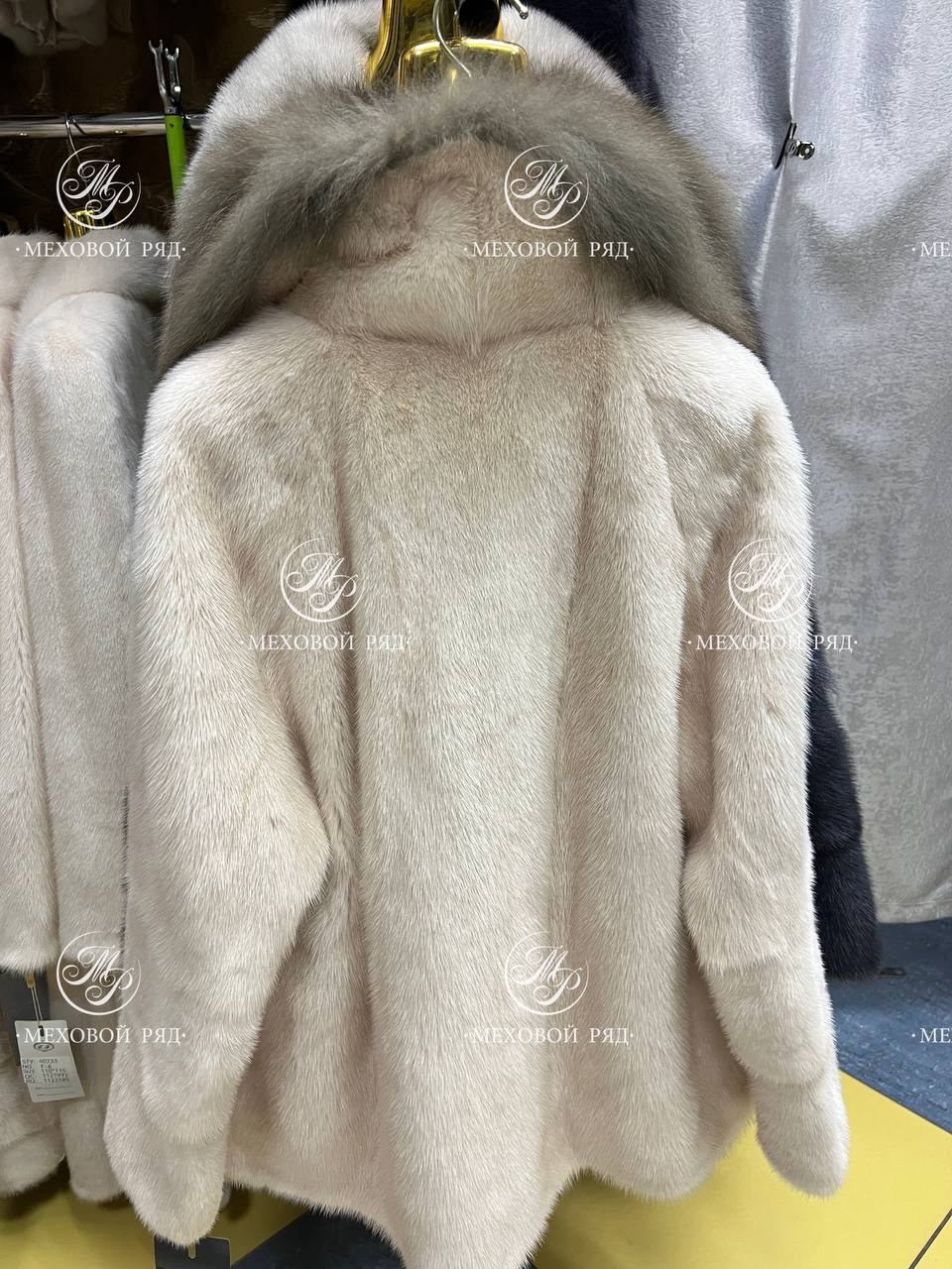 женская шуба из натурального меха норки,шуба с воротником,женские меховые,меховые изделия,белая норковая шуба