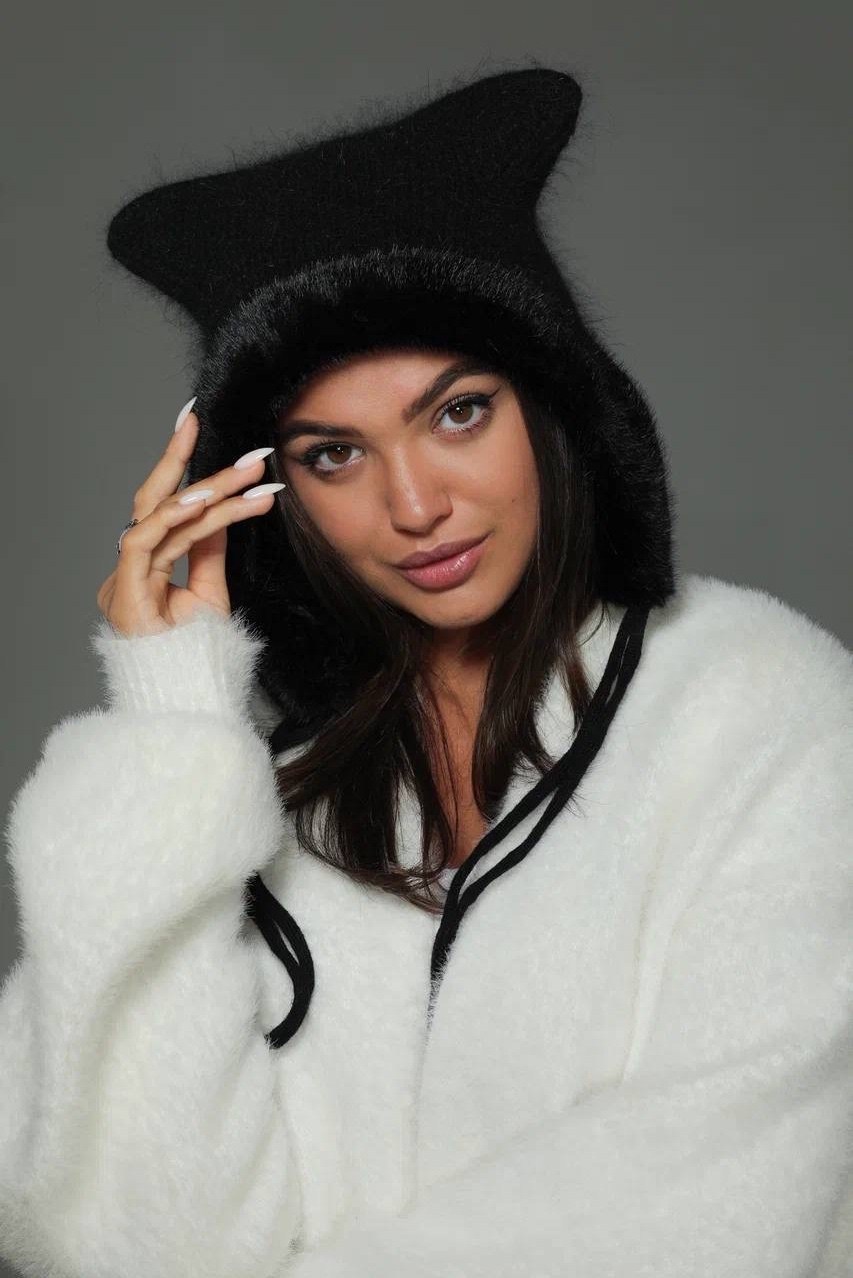 шапка с ушками из ангоры,шапка с ушками,шапка женская из ангоры,женская шапка с ушками,вязаная шапка с ушками