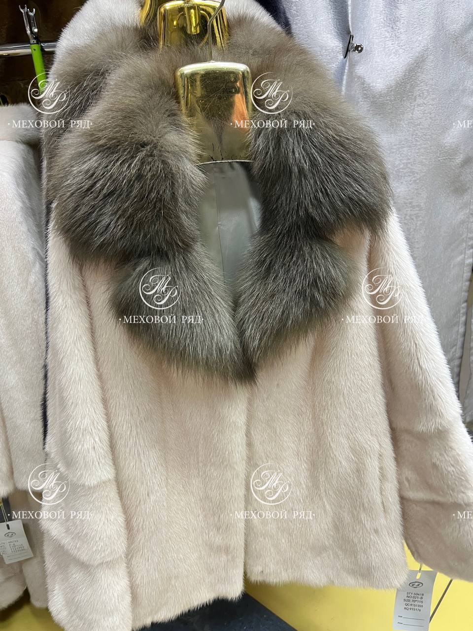 женская шуба из натурального меха норки,шуба с воротником,женские меховые,меховые изделия,белая норковая шуба