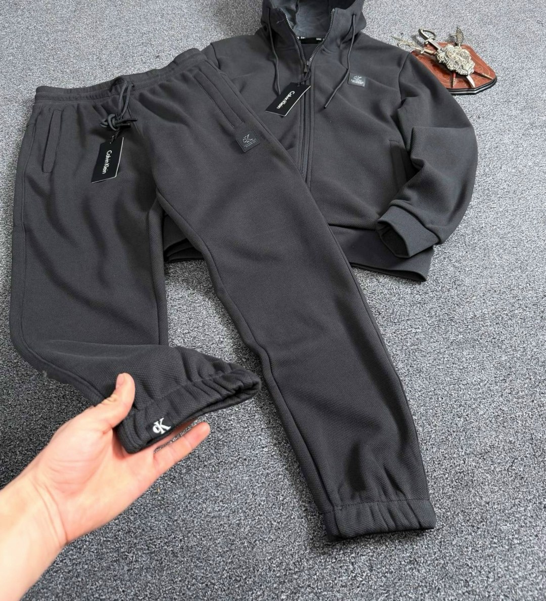 спортивный костюм brunello cucinelli,спортивный костюм дольче габбана мужской,спортивный костюм armani,спортивные костюмы мужские,спортивные костюм