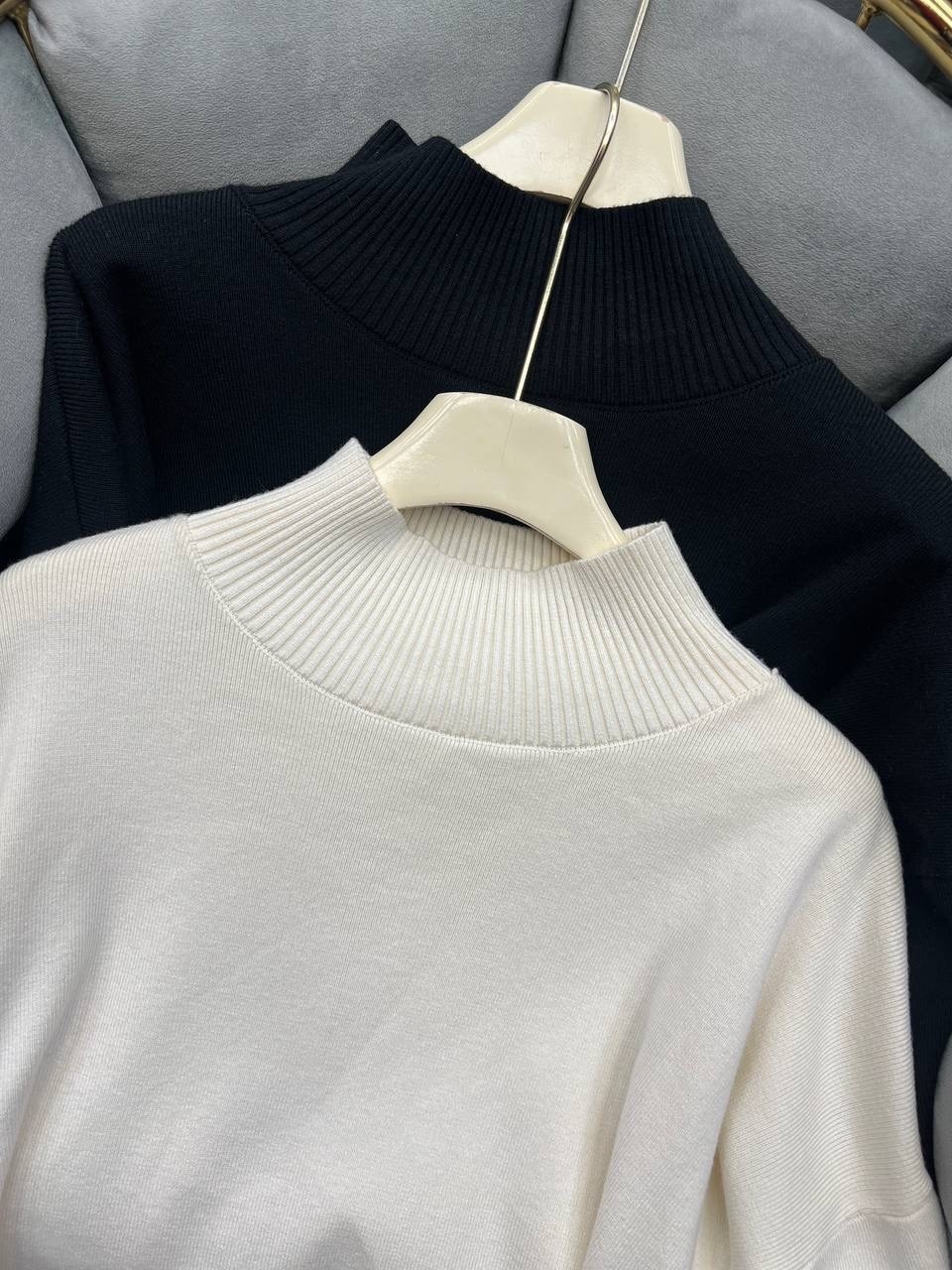 трикотажные костюмы,женская кофта,свитер женский,свитер черный,свитер с высоким воротом