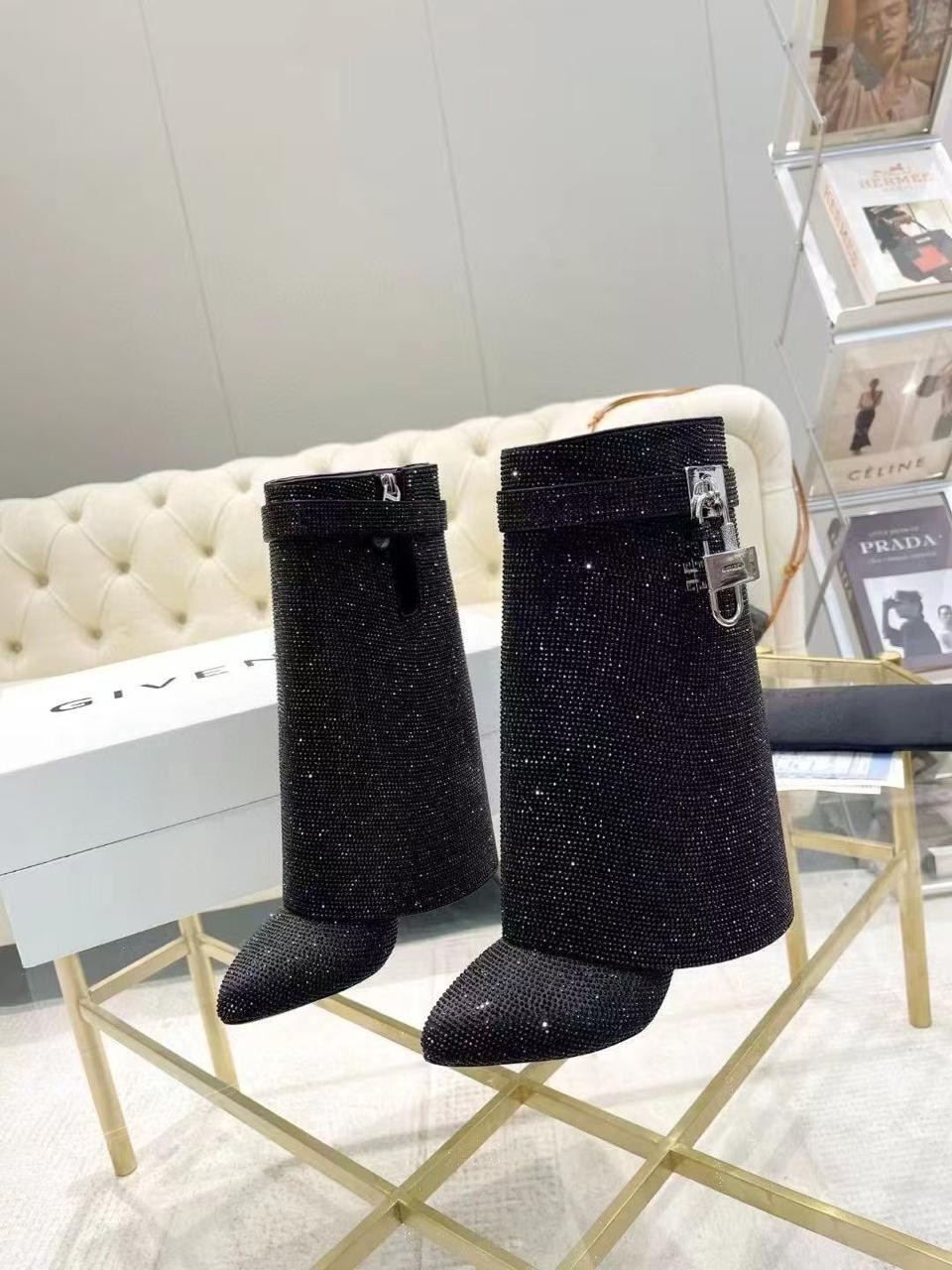 givenchy сапоги,сапоги живанши,элегантные сапоги,сапоги со стразами,сапог женский