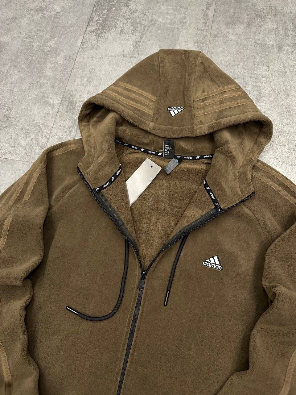 спортивные костюм,спортивные костюмы на флисе,спортивный костюм adidas,спортивные штаны adidas,флисовые костюмы