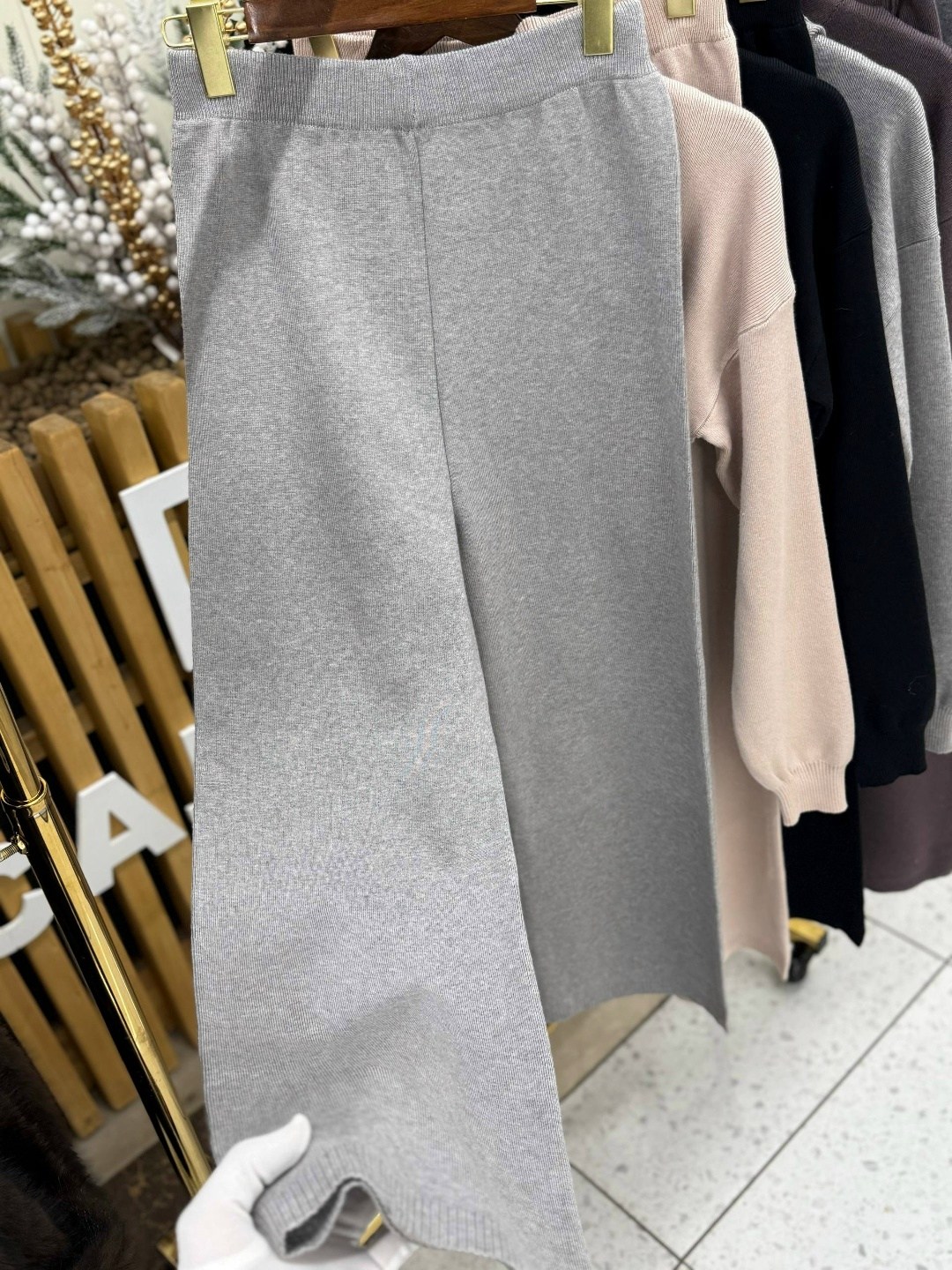 костюмы брючные,женские костюмы,вязаные костюмы,костюм коричневый