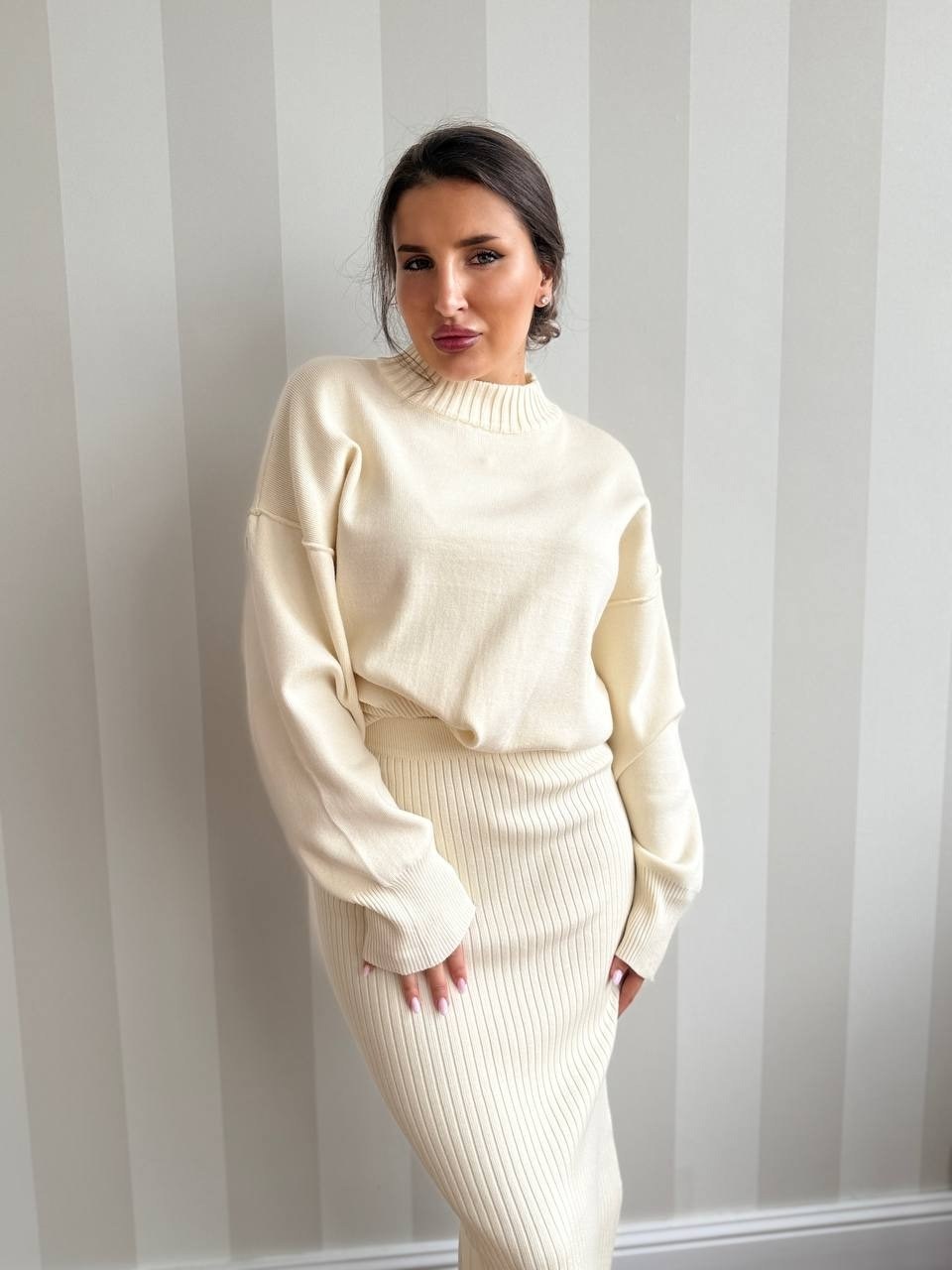 трикотажные костюмы,вязаный костюм с юбкой,стильный трикотажный костюм,вязаные костюмы,трикотажные костюмы женские с юбкой