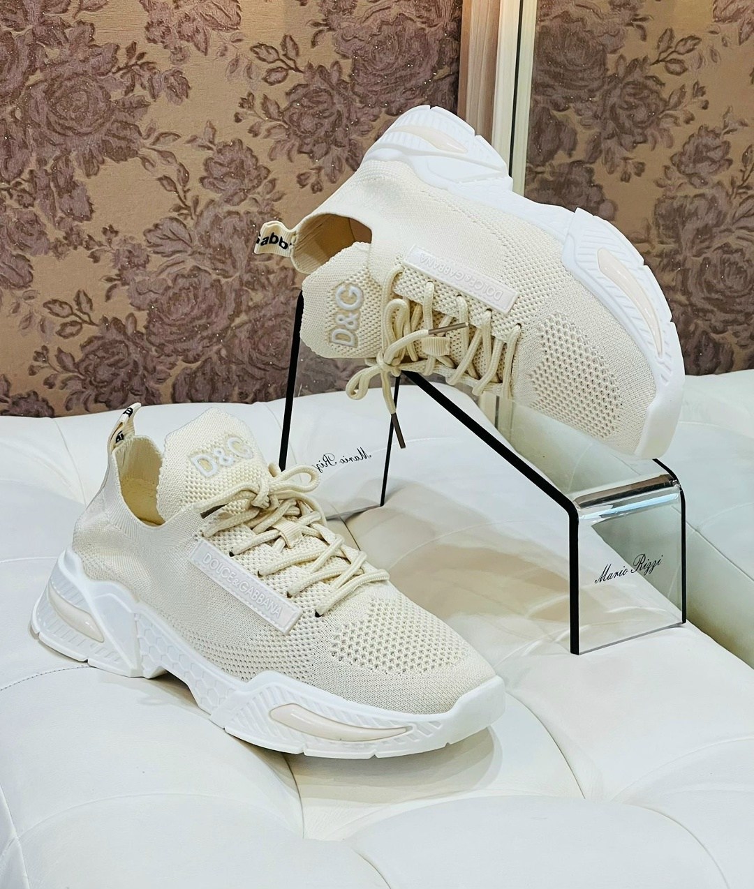 кроссовки,кроссовки женскиe,кроссовки модные,спортивная ,кроссовки для женщин