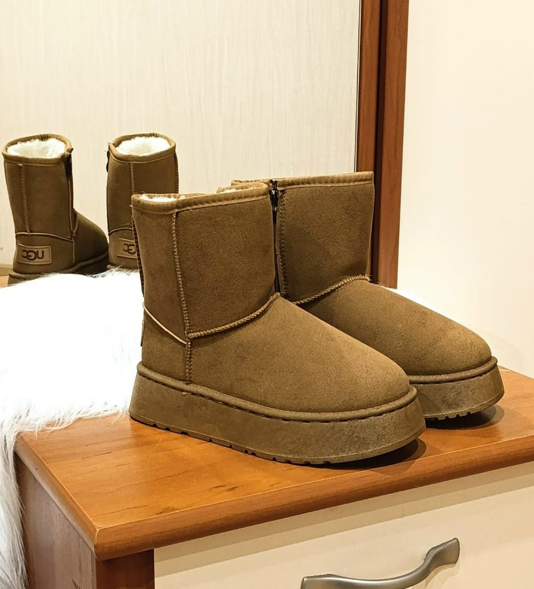 женские угги,женская зимняя ,,укороченные угги,угги