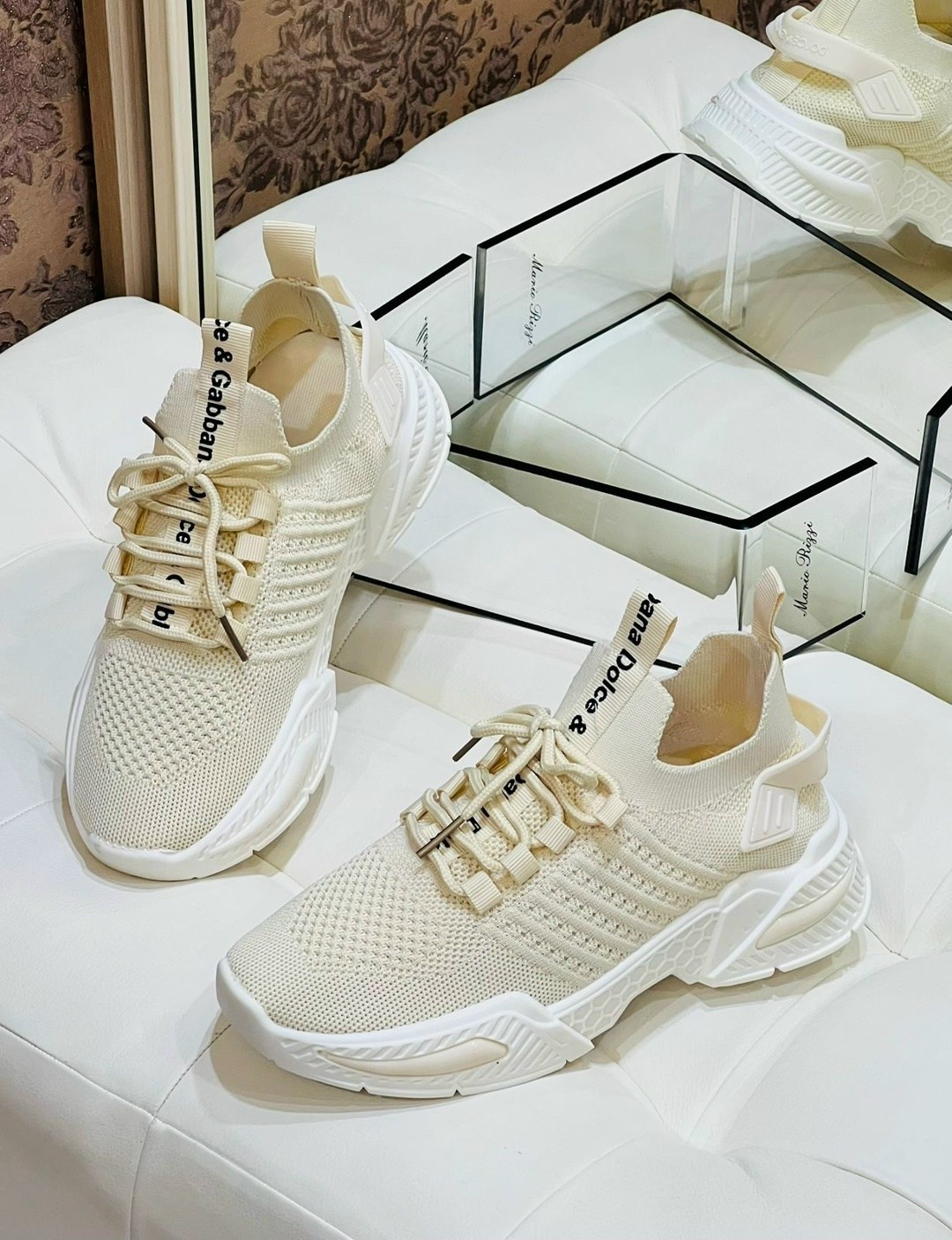 кроссовки,кроссовки женскиe,кроссовки модные,спортивная ,кроссовки для женщин