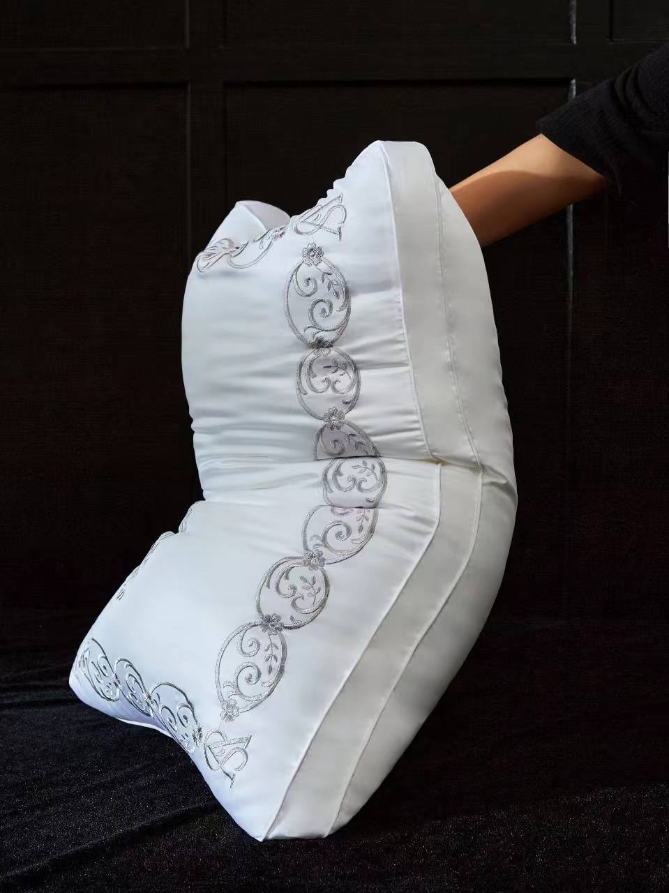 подушки,постельного белья,постельное белье белое с вышивкой,вышивка на постельном белье,элитное постельное белье