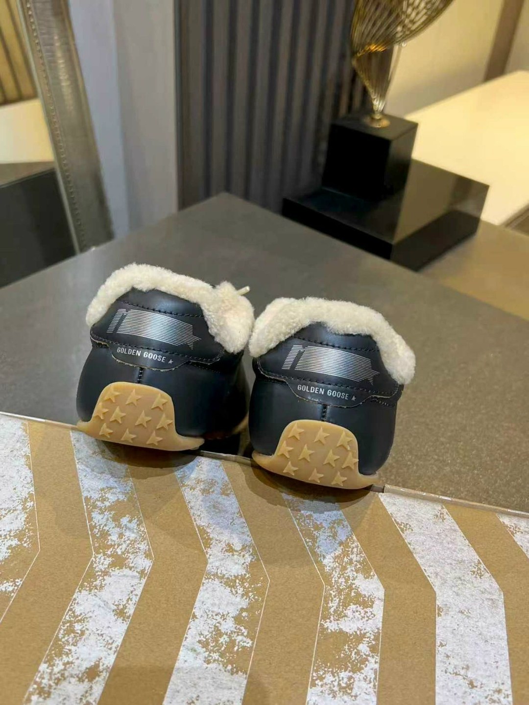 зимние кроссовки louis vuitton,кроссовки на меху,,кроссовки зимнее,кожаные кроссовки с мехом