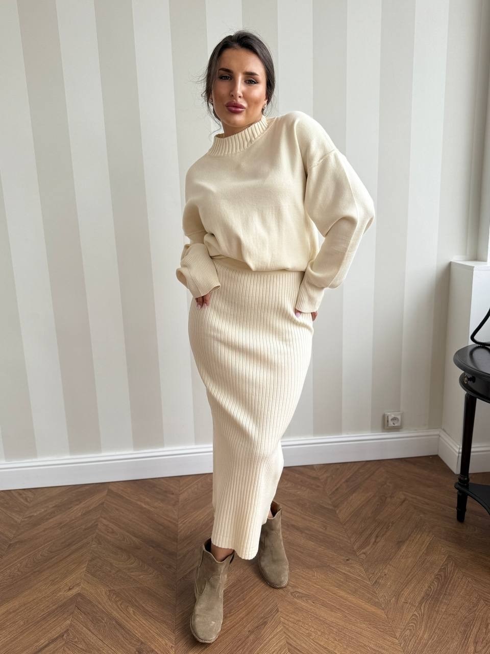 трикотажные костюмы,вязаный костюм с юбкой,стильный трикотажный костюм,вязаные костюмы,трикотажные костюмы женские с юбкой