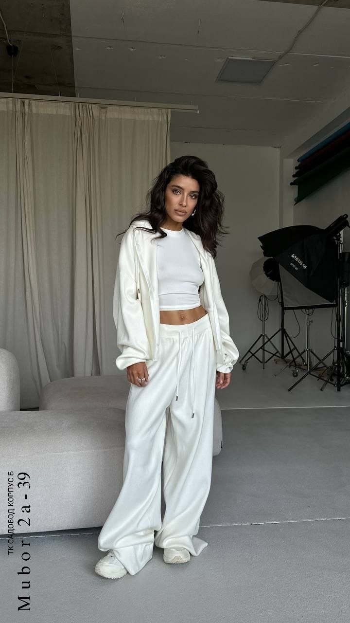 трикотажные костюмы,костюмы женские,костюм женский на флисе,костюм женский молочный,костюм белый