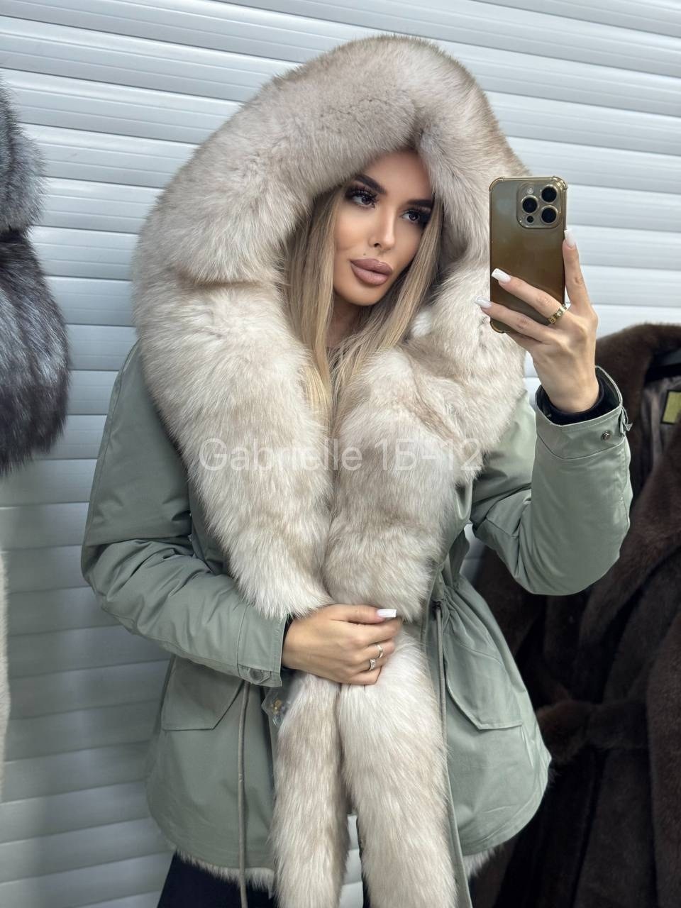 парка с натуральным мехом,парка женская с натуральным мехом,парка с мехом,пуховики с мехом,зимние куртки